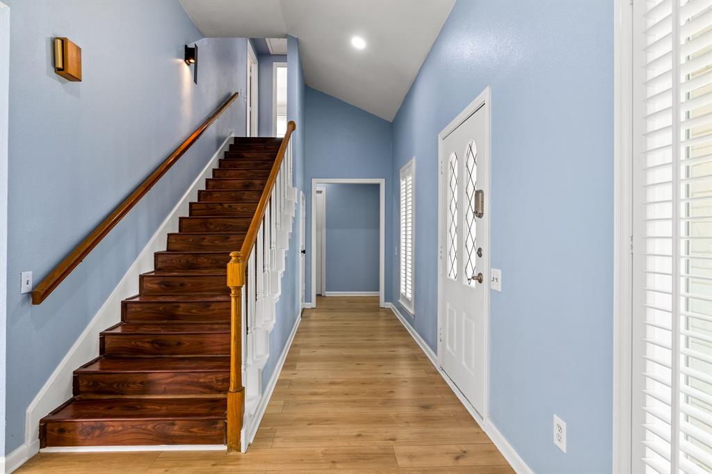 1 Whispering Vine Court