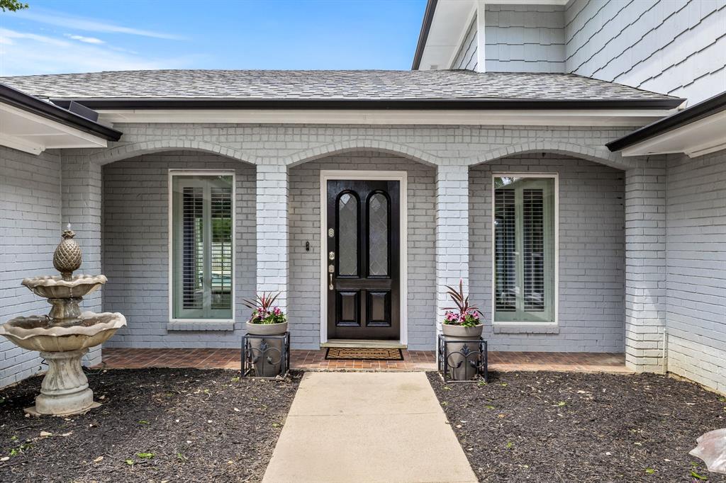 1 Whispering Vine Court