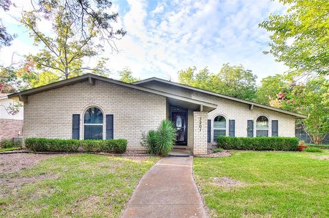 Photo of 3201 Christie Circle, Garland, TX 75044 (MLS # 21275881)