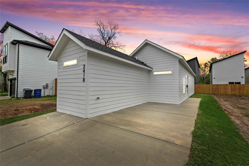 2418 Saint Clair Drive