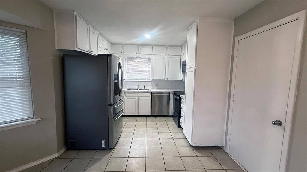 7613 Meadowbrook Drive