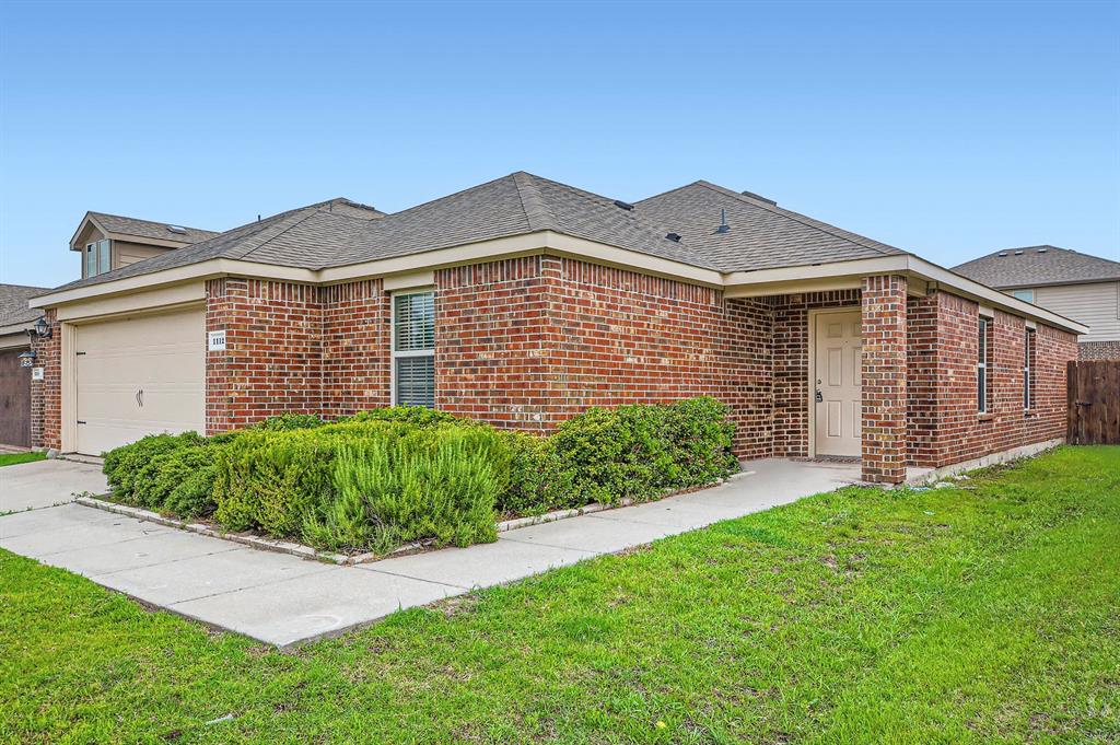 1112 Roman Drive