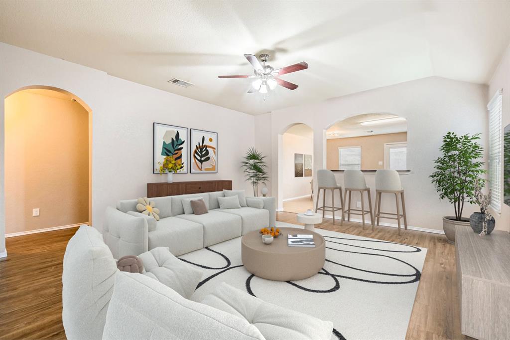 1112 Roman Drive