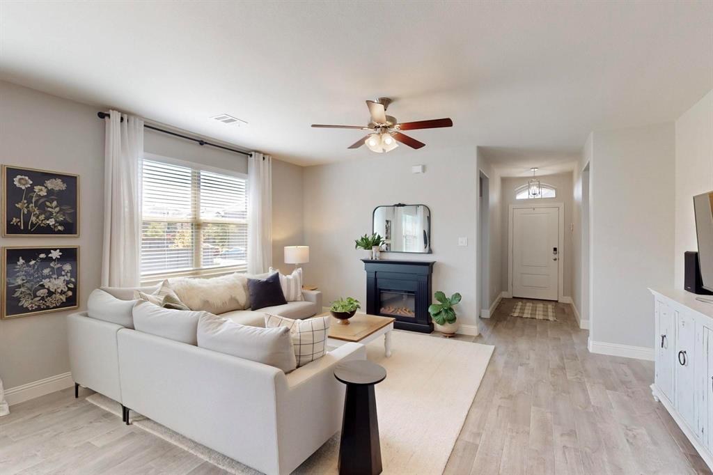 1421 Sage Way