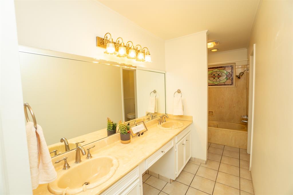Greenacres Place Un 2 - Residential
