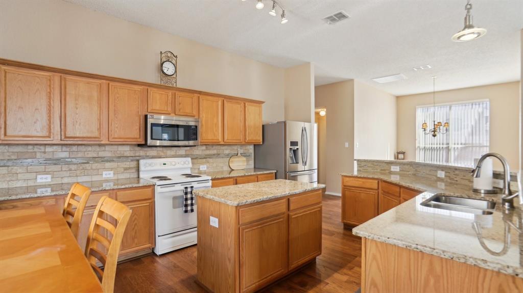 1528 Broadmoor Drive
