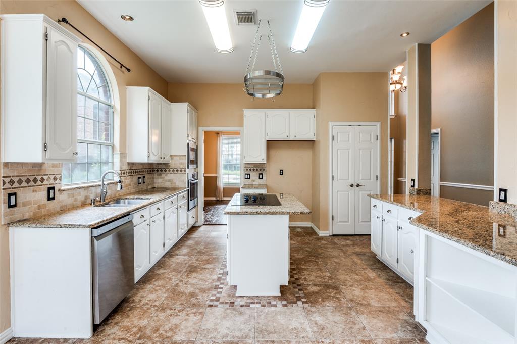 5613 Vicksburg Place