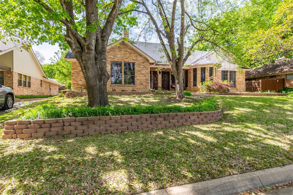 2704 Winding Oaks Drive