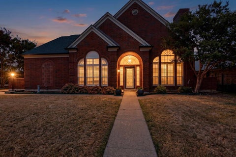 Photo of 542 Clayton Street, Grand Prairie, TX 75052 (MLS # 21387207)