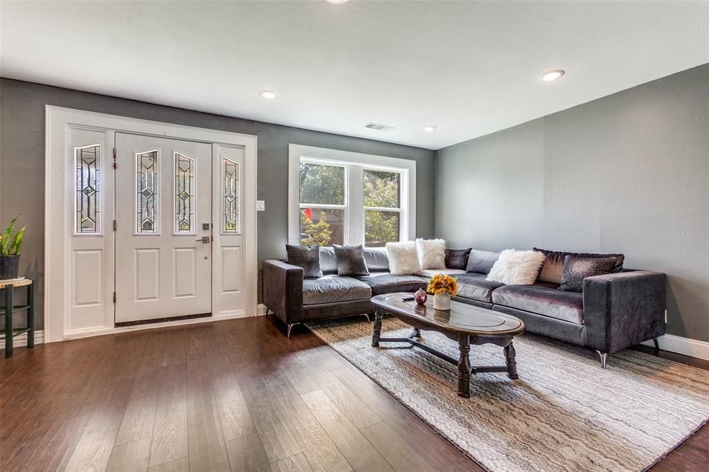 Photo of 303 N Cottonwood Drive, Richardson, TX 75080 (MLS # 21252109)