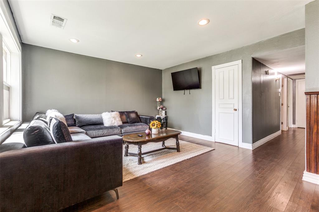 303 N Cottonwood Drive