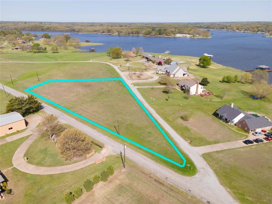 Bring your builder and create the home of your dreams in the sought-after Meadows community! This fantastic cul-de-sac corner lot spans over an acre, offering breathtaking views of Lake Bonham and endless possibilities for your custom home design.
Enjoy the perfect blend of privacy and convenience, with a prime location just minutes from the lake, parks, and local amenities. Whether you're envisioning a peaceful retreat or a luxurious lakeside estate, this lot provides the ideal setting to make it a reality.
Don’t miss this rare opportunity—secure your piece of paradise today!