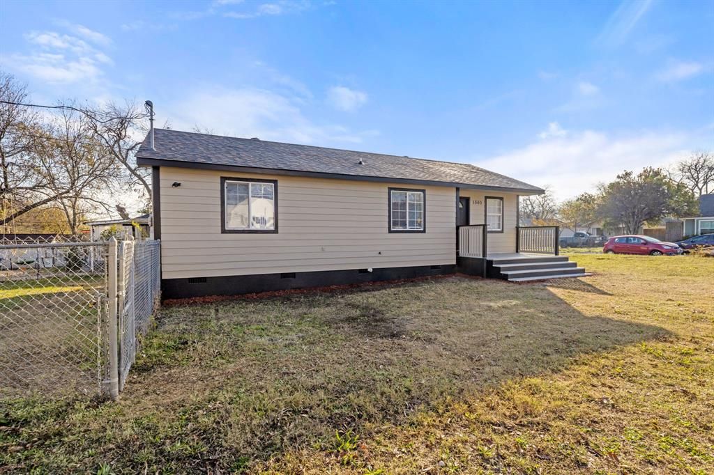 Photo of 1503 Vermont Avenue, Dallas, TX 75216 (MLS # 21127461)