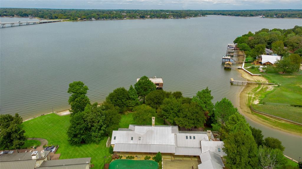 5652 Lakeshore Court