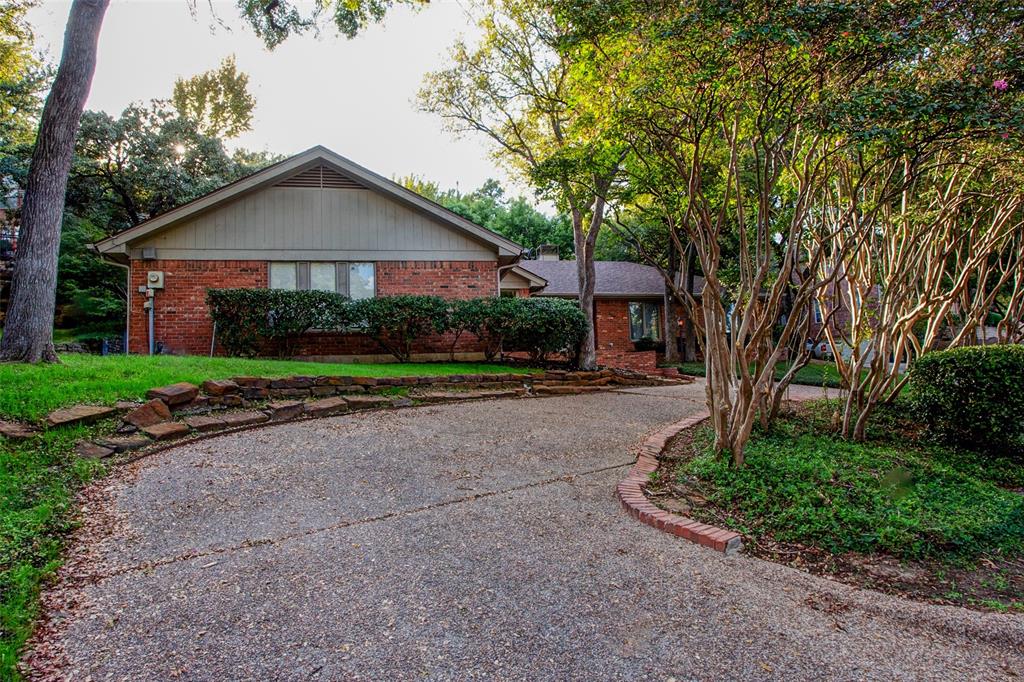 2100 Lakehill Court