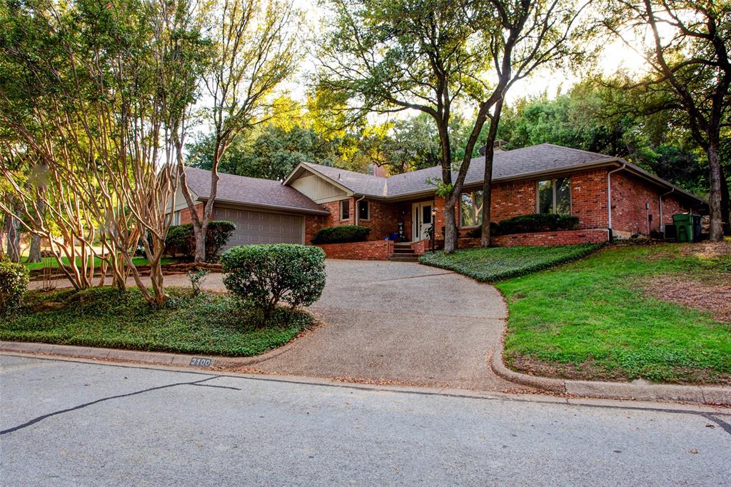 2100 Lakehill Court