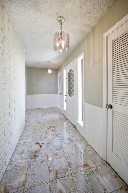 2421 Fairview Drive