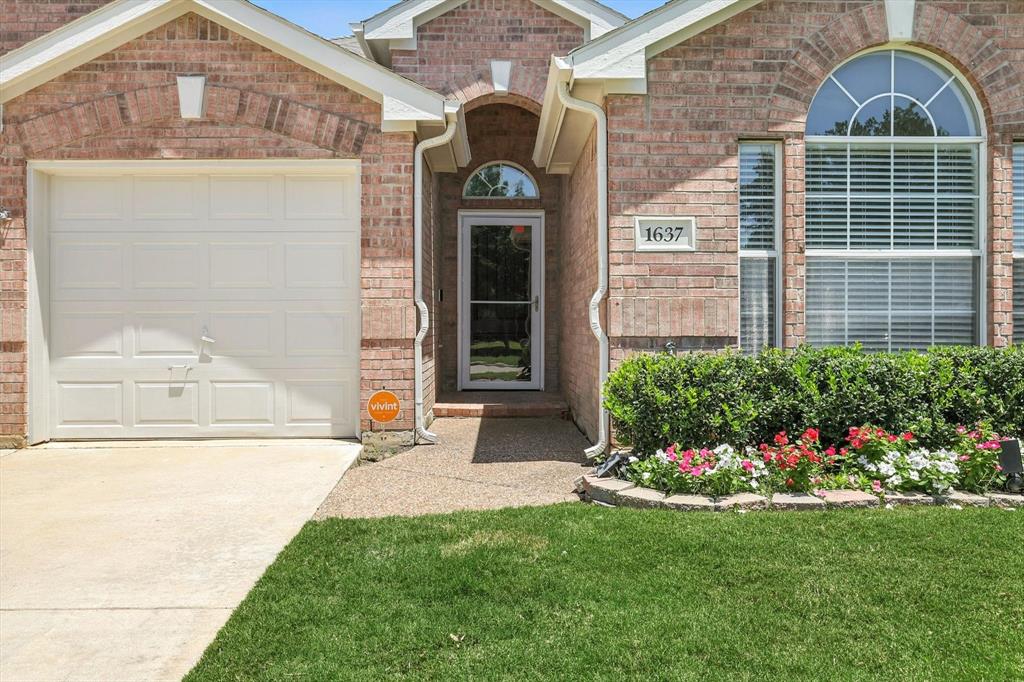 1637 Nightingale Lane