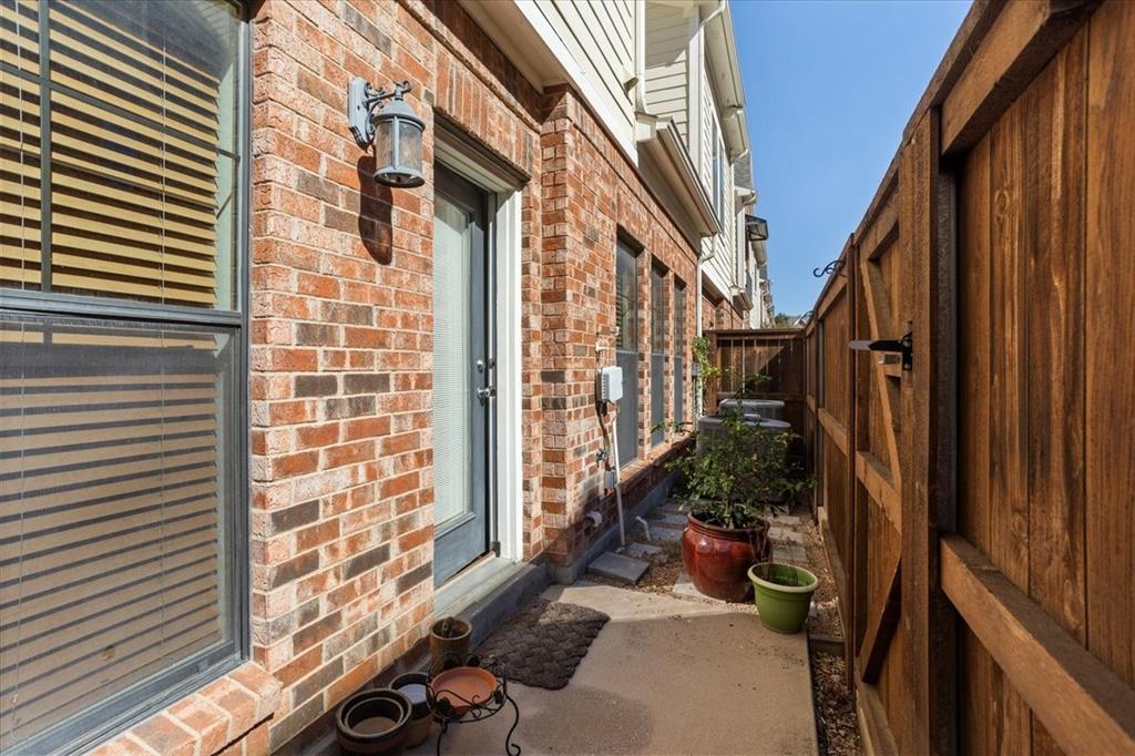 Ridglea Place - Residential