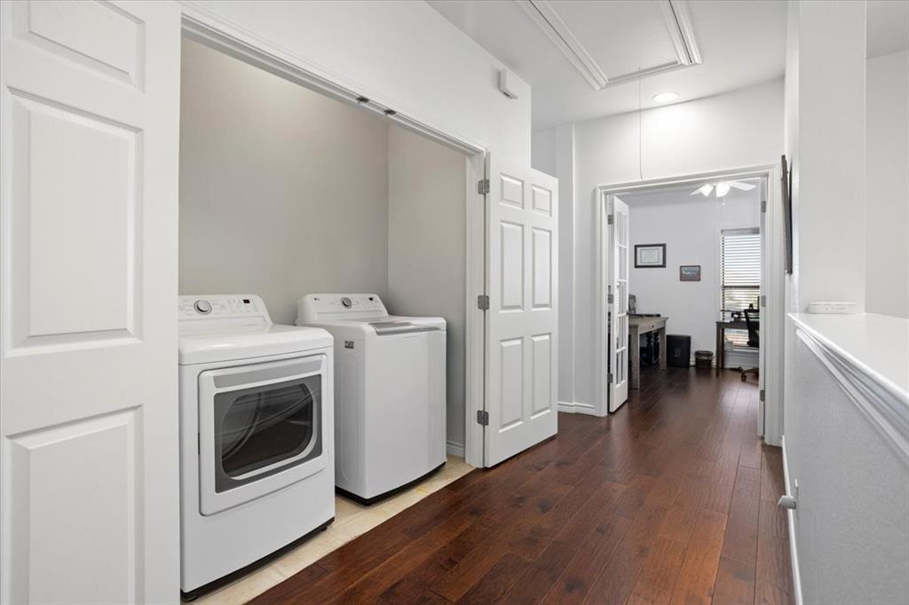 Ridglea Place - Residential