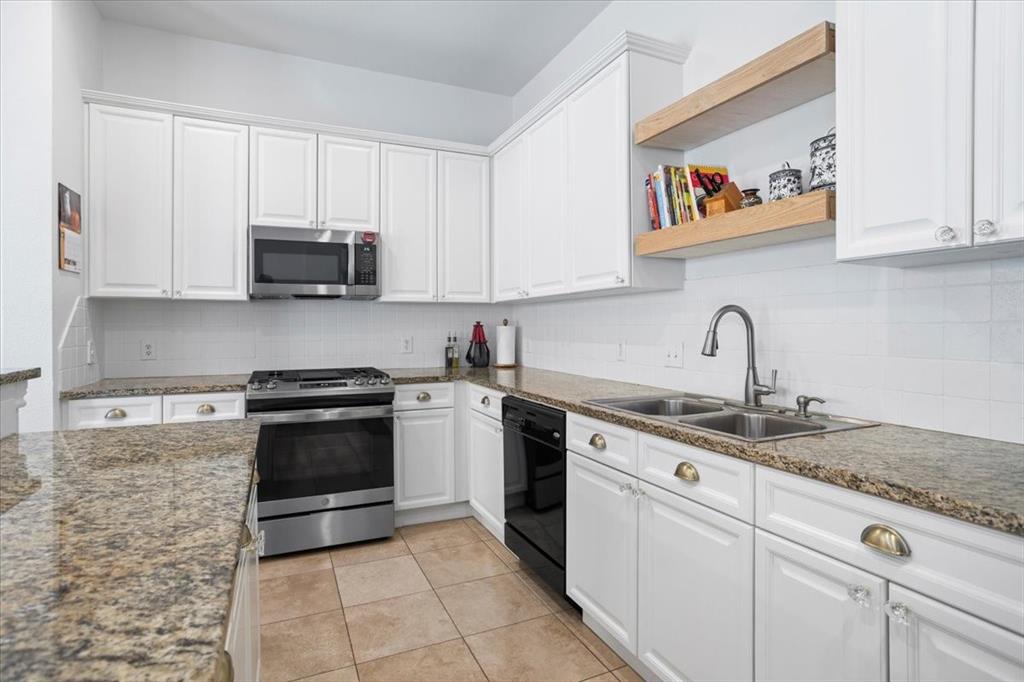 Ridglea Place - Residential