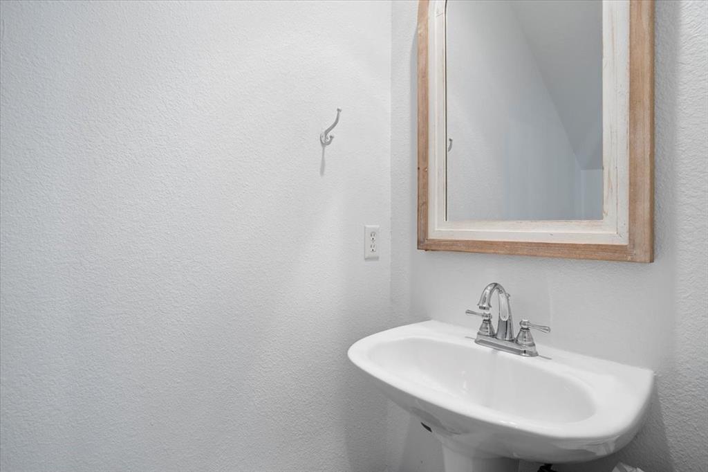 Ridglea Place - Residential