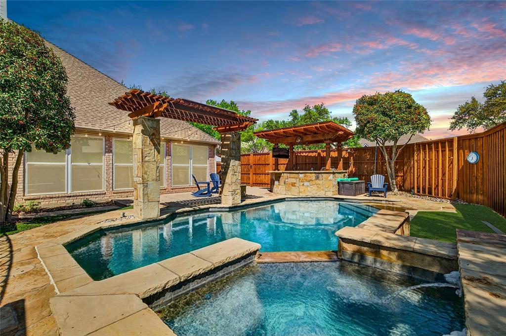 200 Hollowtree Court