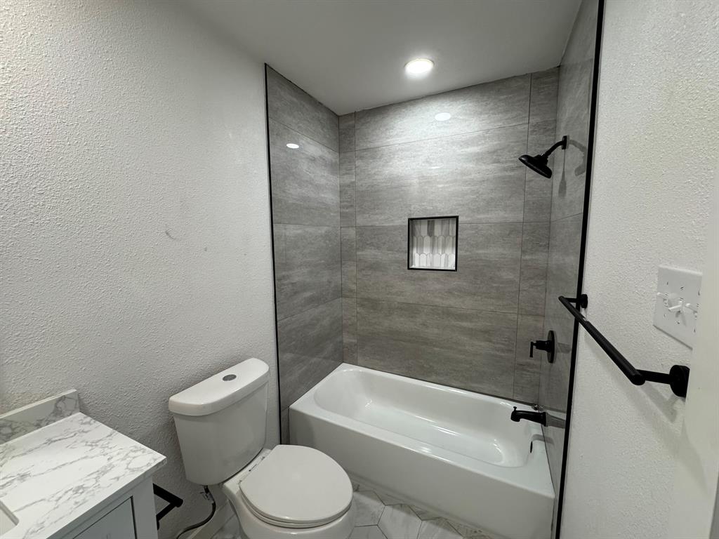 Cloverdale 01 - Residential