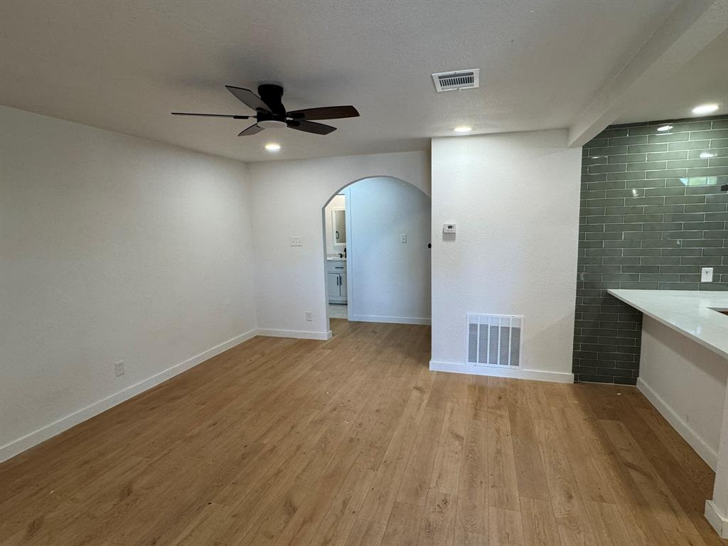 Cloverdale 01 - Residential