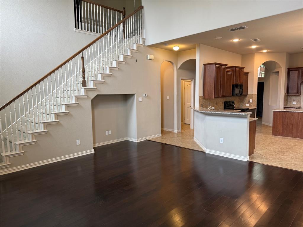 1121 Albany Drive