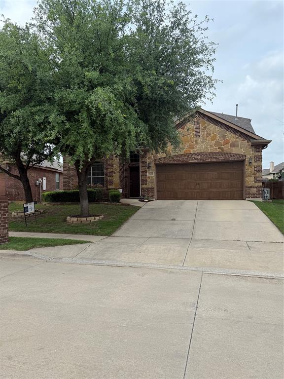 1121 Albany Drive