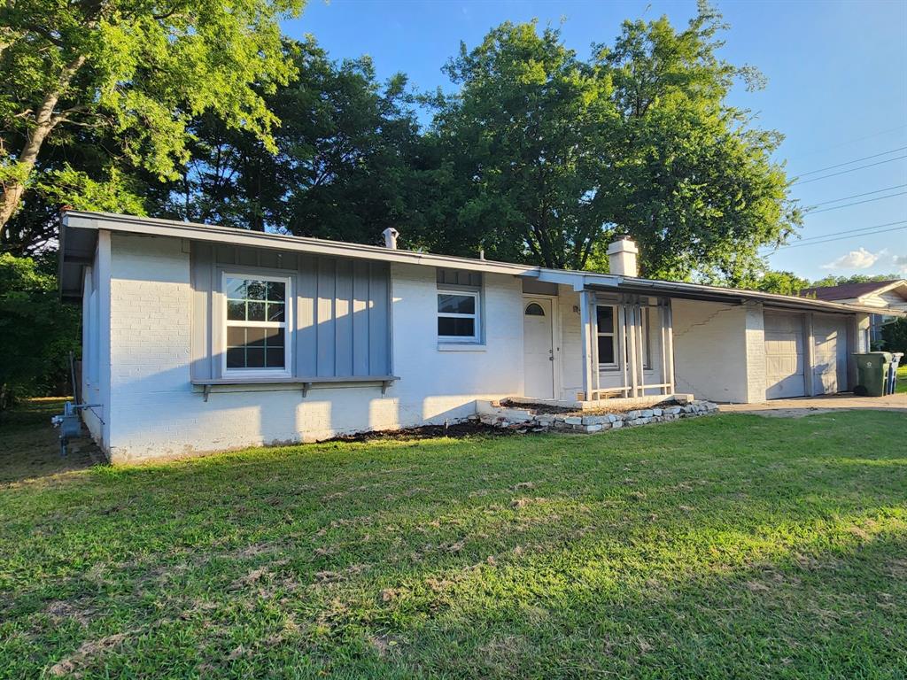 2206 Huntington Drive