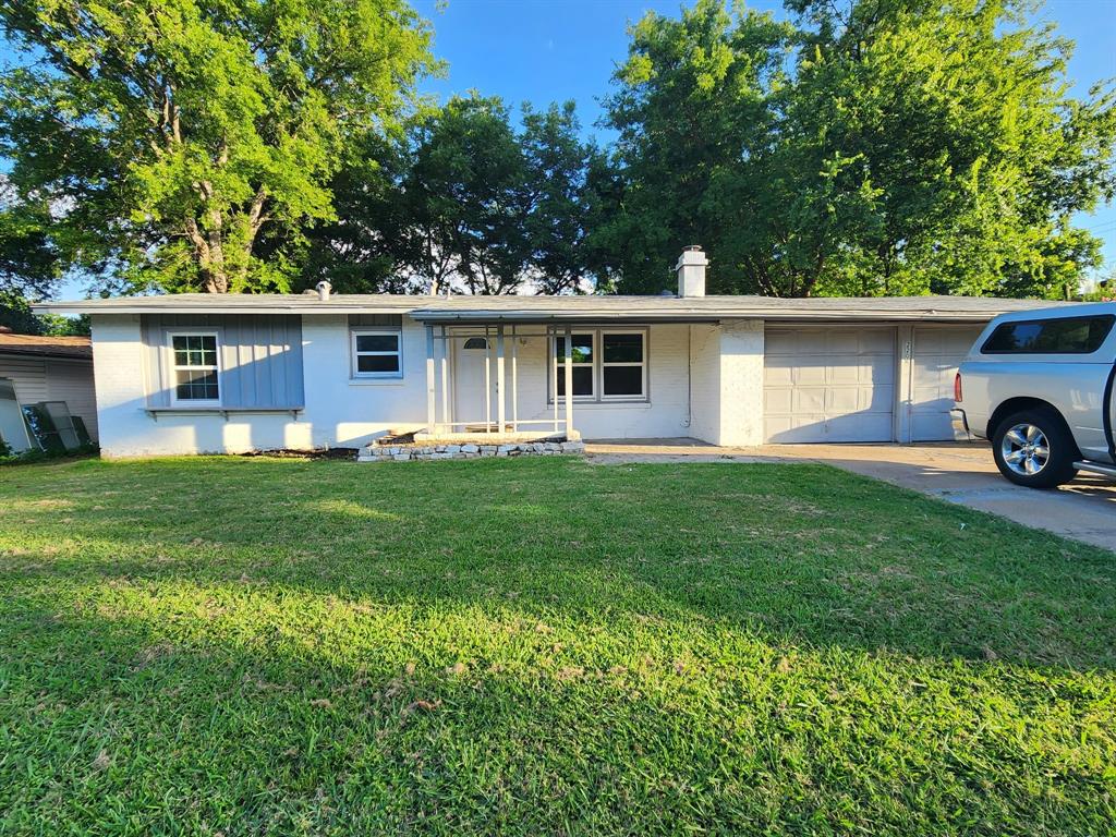 2206 Huntington Drive