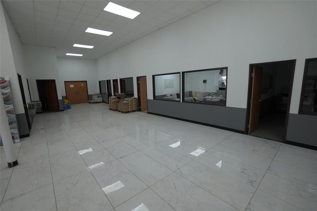 Walnut-Stemmons Indust Park 02 - Commercial Sale