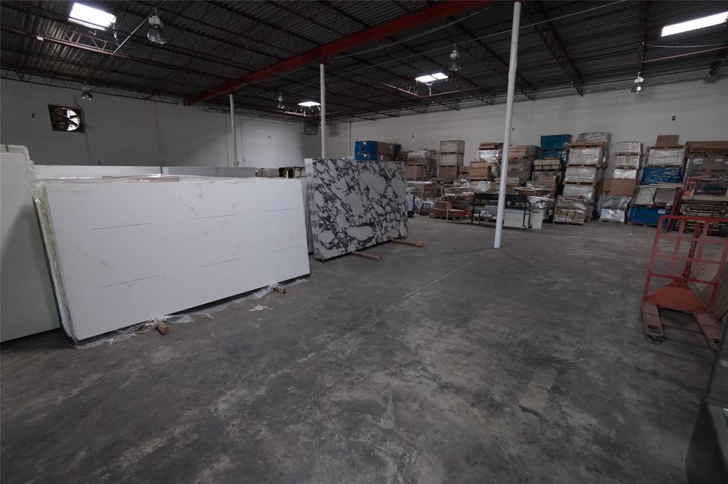 Walnut-Stemmons Indust Park 02 - Commercial Sale