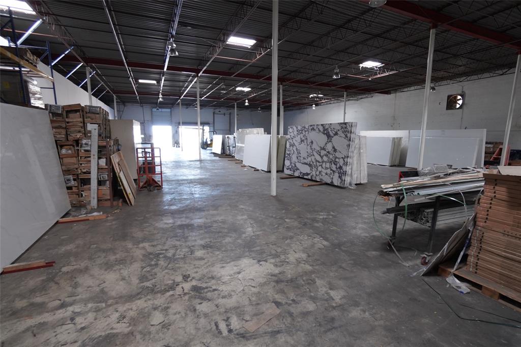 Walnut-Stemmons Indust Park 02 - Commercial Sale