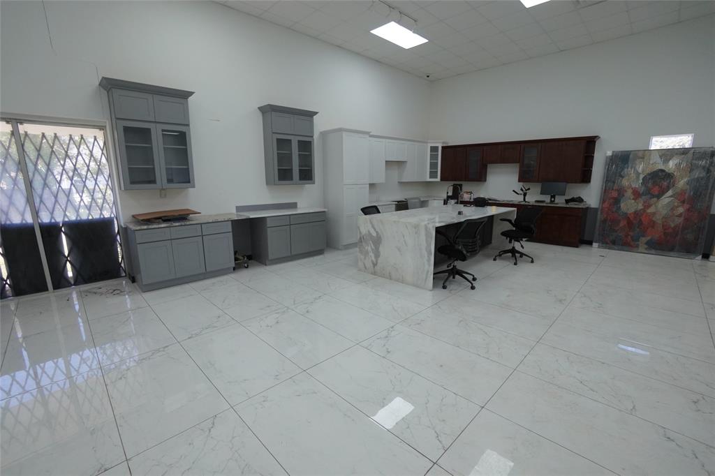 Walnut-Stemmons Indust Park 02 - Commercial Sale