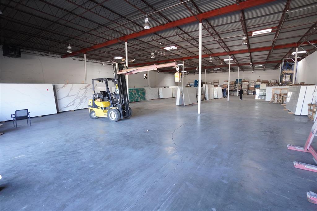 Walnut-Stemmons Indust Park 02 - Commercial Sale