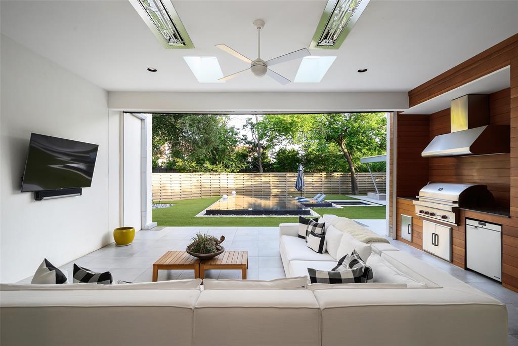 6446 Prestonshire Lane