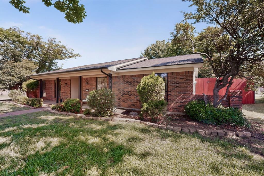 1301 Dunbarton Drive
