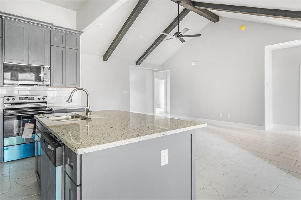 Photo of 407 E Willingham Street, Cleburne, TX 76031 (MLS # 21208462)