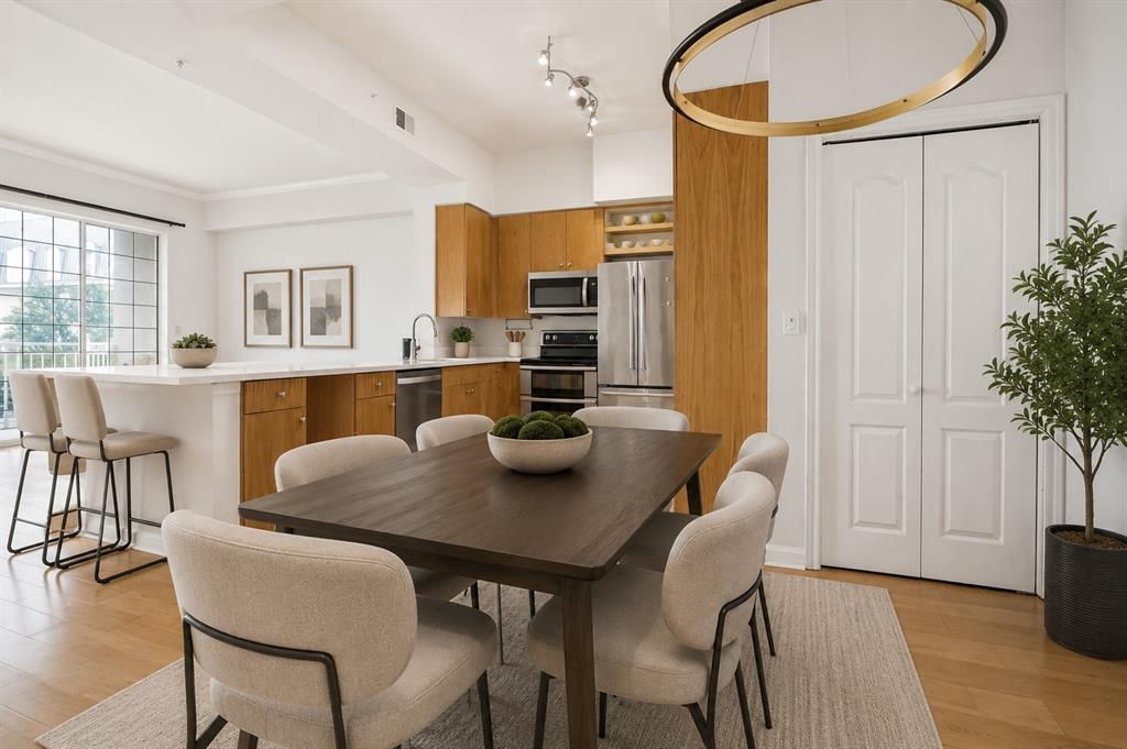 3225 Turtle Creek Boulevard 530