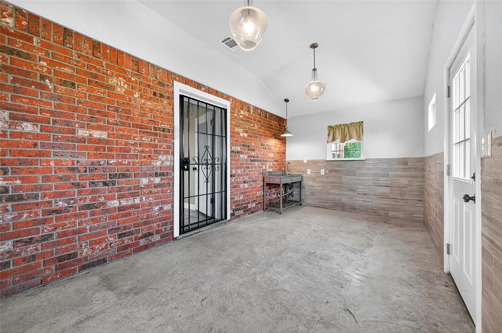 Jennings John - Residential