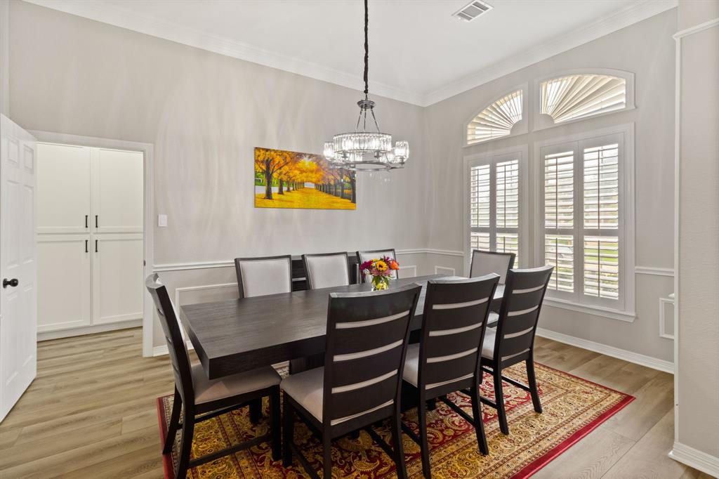 2709 Greenview Drive