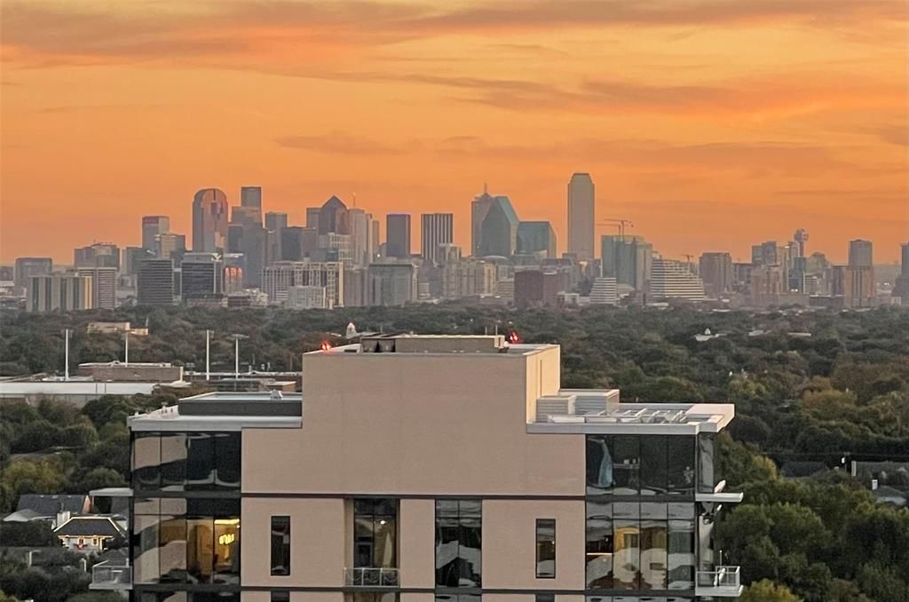 Photo for 5909 Luther Lane #2205, Dallas, TX 75225 (MLS # 20982905)