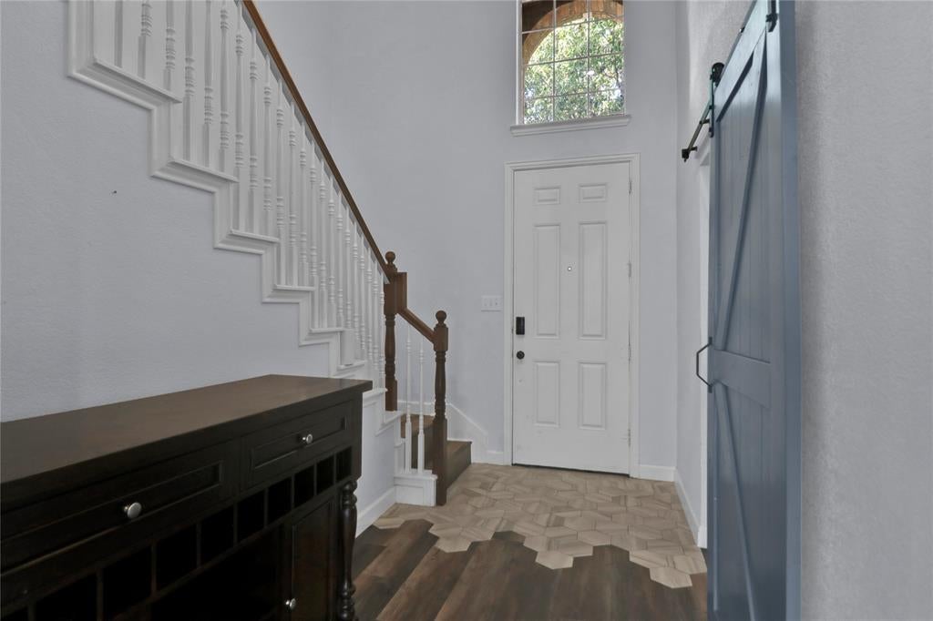 4404 Meadow Knoll Lane