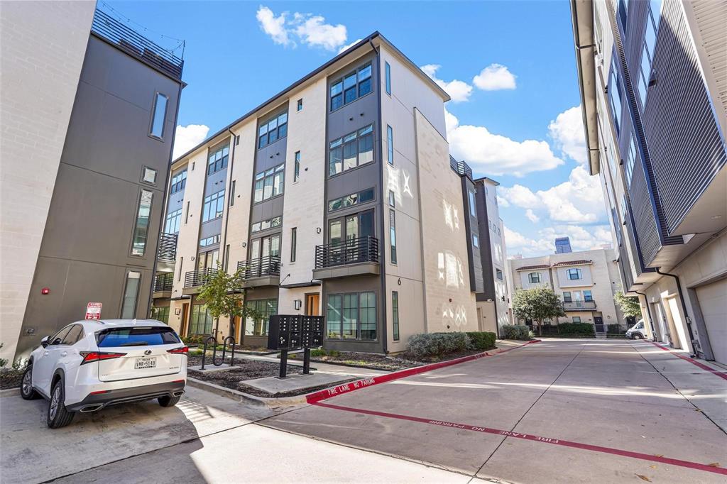 Ross Ave Brownstones - Residential