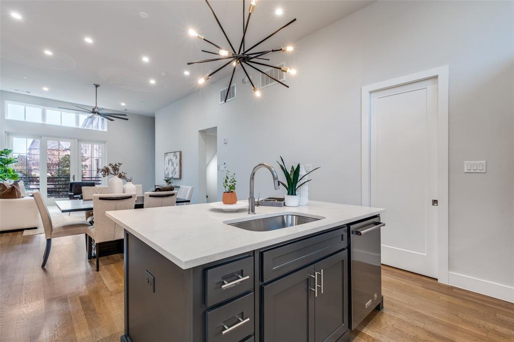 Ross Ave Brownstones - Residential