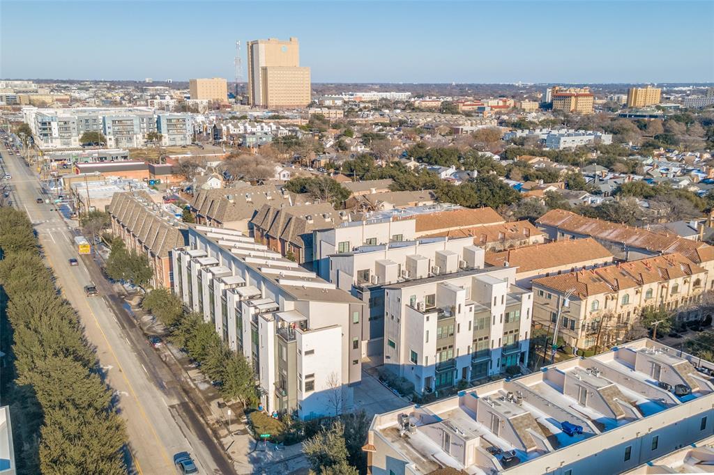 Ross Ave Brownstones - Residential