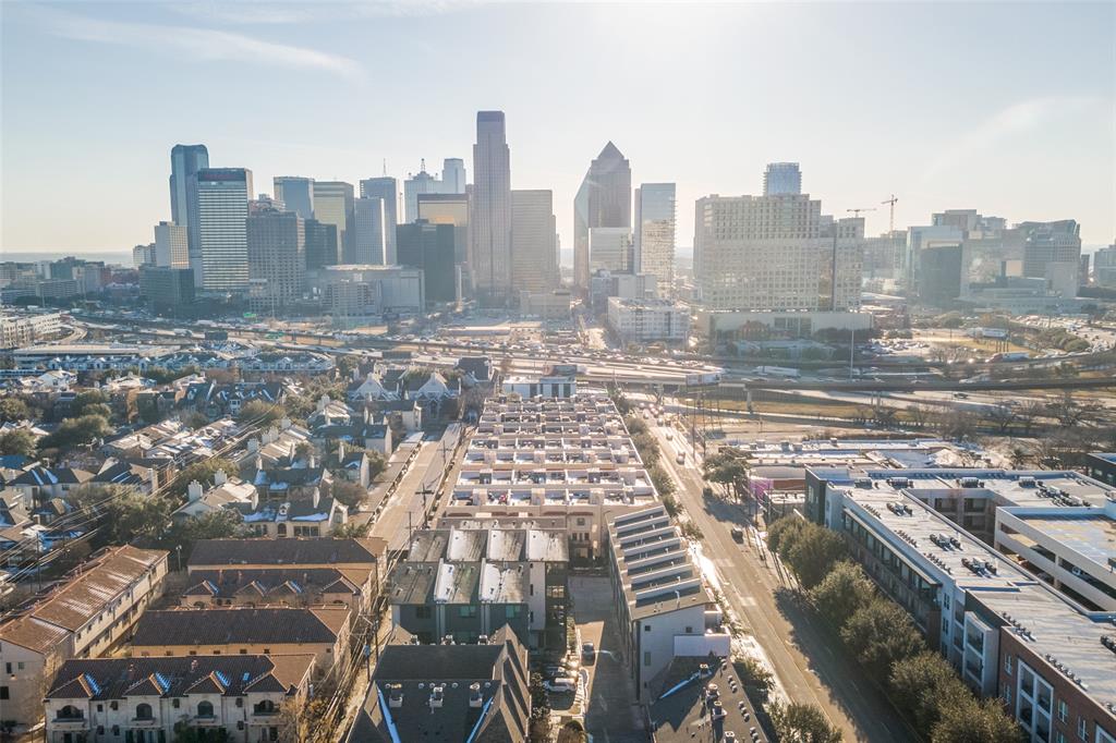 Ross Ave Brownstones - Residential